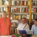 Friederike Raschke bringt Kultur in die Georg-Schwarz-Stra&szlig;e | Friederike Raschke bei ihrer Zugabe, mit den Musikern / Foto: Enrico Engelhardt
