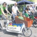 Lastenfahrr&auml;der in Connewitz pr&auml;sentiert. Modellprojekt ausgeweitet / Fachgesch&auml;ft in Lindenau | Firmengr�nder Eric Poscher (links) ber�t �ber Lastenfahrr�der / Foto: Andr� Kempner 