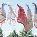 Erst lesen, dann schn&auml;uzen | Kurze Geschichten �ber Lindenau sollen auf Stofftaschent�chern zu lesen sein. / Foto: Prosawerkstatt