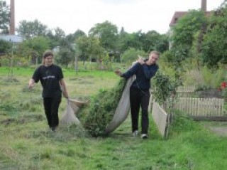 Wiesenmahd auf der Streuobstwiese Leutzsch    | Foto: Bürgerverein Leutzsch