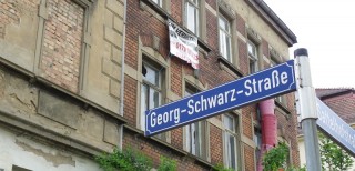 Bildinhalt: Bilanz 2011 für die AG Gebäude Georg-Schwarz-Straße | Die AG Geb�ude engagiert sich f�r Erhalt und Nutzung von Gr�nderzeith�usern. Foto: Christina Wei�