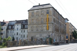 Bildinhalt: Entlassen: Ein Wächterhaus hat fertig | Das Wächterhaus in der Zschocherschen Straße / Foto: Daniel Große