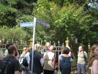 Familientag im Brunnenviertel - Baggerspaß für Groß und Klein | Rainer Müller führt um 12:30 Uhr ins Brunnenviertel / Foto: Christina Weiß