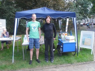 15. Leutzscher Stadtteilfest am 08.09.2012 - Der Bericht | Enrico und Daniela Nuß am Stand des Magistralenmanagements / Foto: Chr. Rüdiger