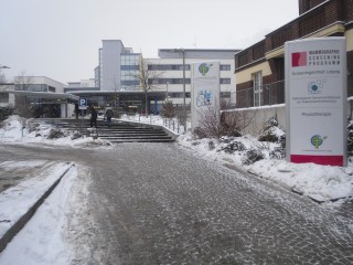 Rutschpartie auf dem Bürgersteig | Im Diakonissenkrankenhaus in der Georg-Schwarz-Straße ist man vorbereitet / Foto: Enrico Engelhardt