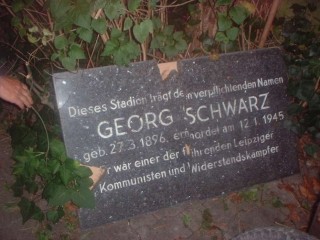 Feierstunde für Georg Schwarz, am 14.04.2013 | Gedenktafel für Georg Schwarz / Foto: Richard Gauch