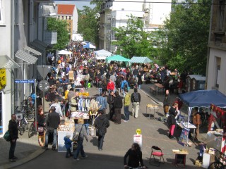  Georg-Schwarz-Straße - Straßenfest mit Handwerk und Musik  | So voll war es letztes Jahr auf dem GSS-Fest / Archivbild MM