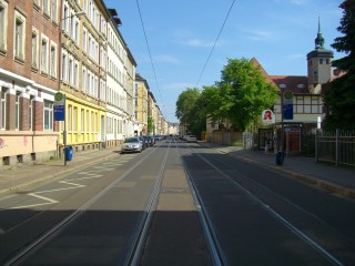 Baustil-Rundgang durch die Magistrale, am 13.05.2013 | Der Rundgang führt auch am Diakonissenhaus vorbei / Foto: Stadtforum Leipzig