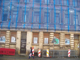 Sicherungsmaßnahmen an Georg-Schwarz-Straße 111 durchgeführt | Fußgängerquerung an der Georg-Schwarz-Straße 111 ist wieder möglich / Foto: Enrico Engelhardt