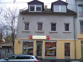 Einbruchserie beschäftigt die Polizei  | Diese Pizzeria in der Georg-Schwarz-Straße wurde Opfer eines Diebstahls. / Foto: Enrico Engelhardt