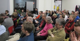 Eine Stadt für alle? Diskussionsrunde berät über Zukunft des Leipziger Westens | Voller Stadtteilladen Leipziger Westen zur Diskussion um die Zukunft / Foto:  Eva Brackelmann