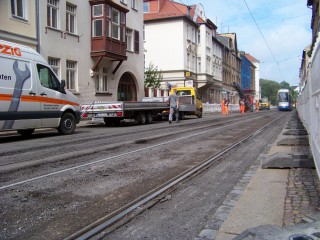 Am 19. Mai: Einschränkungen für Kfz-Verkehr wegen Gleisbauarbeiten in der Georg-Schwarz-Straße | Die Gleise in einem Leutzscher Teil der GSS werden ausgebessert / Foto: Enrico Engelhardt