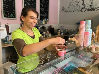 LuiLui, der neue Eisladen zwischen Lindenau und Leutzsch | Franziska Lehninger im Lui Lui